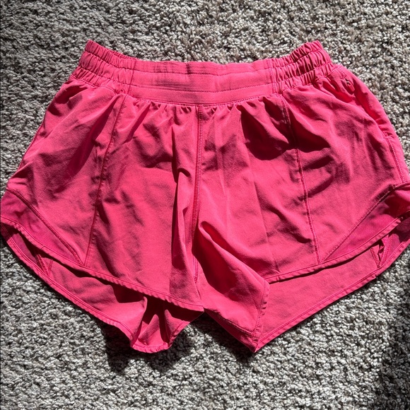 Lululemon Hotty Hot Short II *Long 4" Heartthrob Pink size 4 - Picture 3 of 5